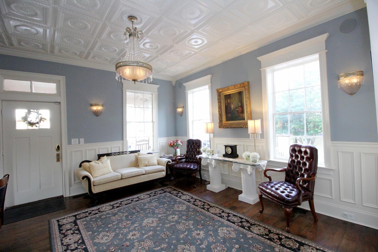 The Dahlonega Square Hotel & Villas Bagian luar foto