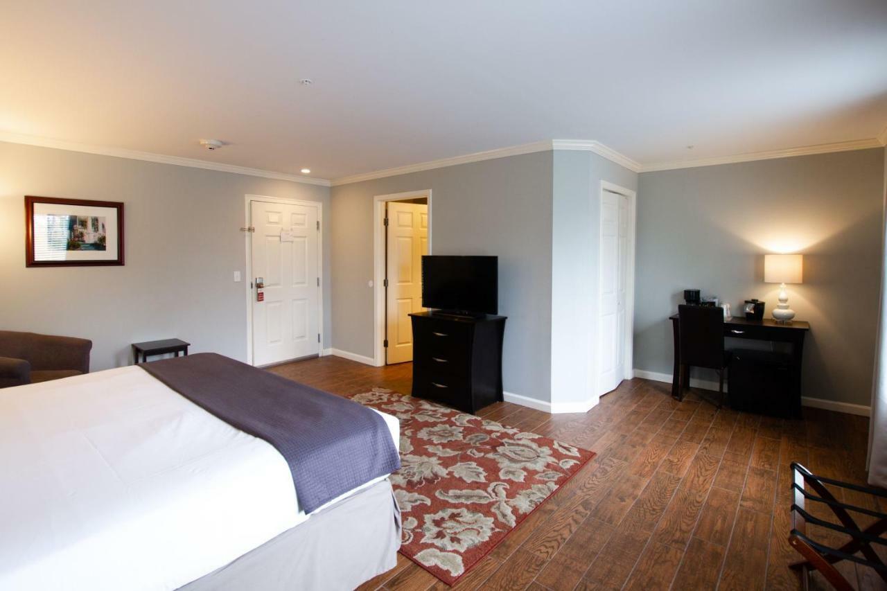 The Dahlonega Square Hotel & Villas Bagian luar foto