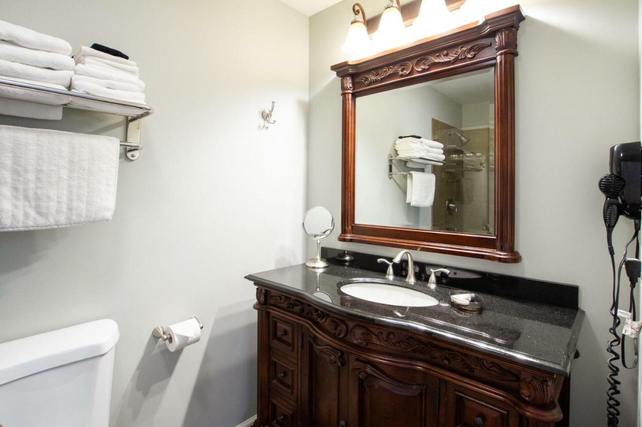 The Dahlonega Square Hotel & Villas Bagian luar foto