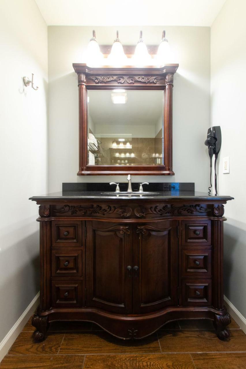 The Dahlonega Square Hotel & Villas Bagian luar foto